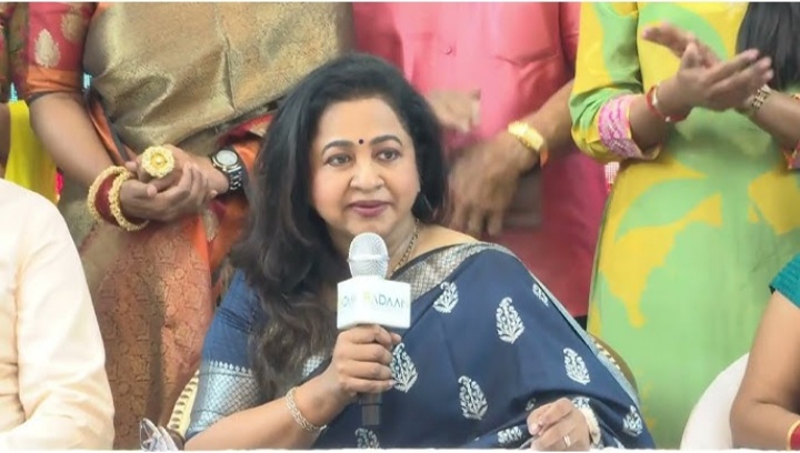 ரஜினி, கமலுக்கு tough கொடுக்கும் ராதிகாவின் அமோக வெற்றி - தாய்கிழவி பட வசூல்