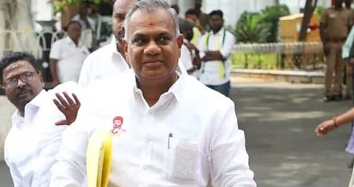 பாட்டி உங்களுக்கு தெரியுமா?? வந்தாச்சு 100 நாள் வேலை திட்டம் புதிய அப்டேட்டுடன் மூதாட்டியுடன் உரையாடிய புஸ்ஸி ஆனந்த்