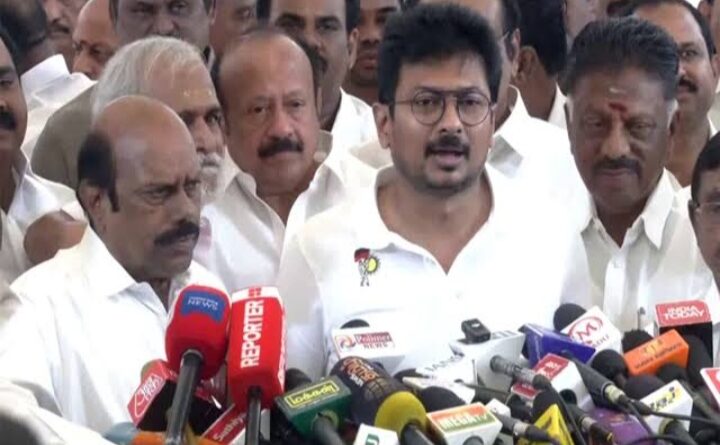 பதட்டமான சூழலில் தஞ்சை மக்கள் -இருதரப்பினர் மோதல்-இது தவெக அரசின் திசை திருப்பும் முயற்சி